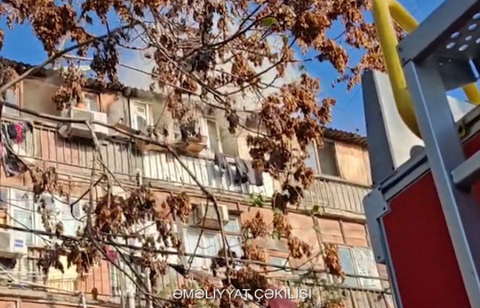 Bakıda yataqxanada yanğın olub, 3 nəfər təxliyə edilib- VİDEO 