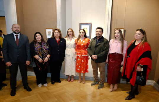 Cahangir Aşurovun sərgisi