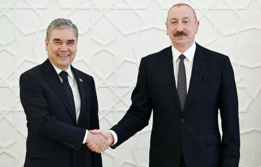 Türkmən xalqının Milli Lideri, Türkmənistan Xalq Məsləhətinin sədri Qurbanqulu Berdiməhəmmədov və Prezident İlham Əliyev
