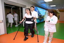 Yeni Klinikada Yeni Robotik Reabilitasiya və Sümük İliyi Transplantasiyası mərkəzlərinin açılış mərasimi olub - FOTO 