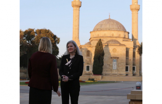 ABŞ Dövlət katibinin müavini Allison Huker