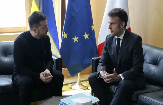 Ukrayna Prezidenti Volodimir Zelenski və Fransa Prezidenti Emmanuel Makron