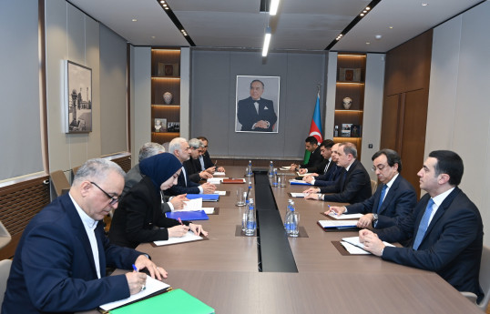 Ceyhun Bayramov İranın xarici işlər nazirinin müavinini qəbul edib
