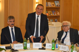 Rəşad Məcid haqqında kitabın və elektron məlumat bazasının təqdimatı olub