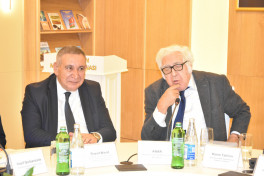 Rəşad Məcid haqqında kitabın və elektron məlumat bazasının təqdimatı olub