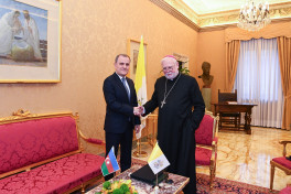 Azərbaycan xarici işlər naziri Ceyhun Bayramov , Arxiyepiskop Pol Riçard Qallaher