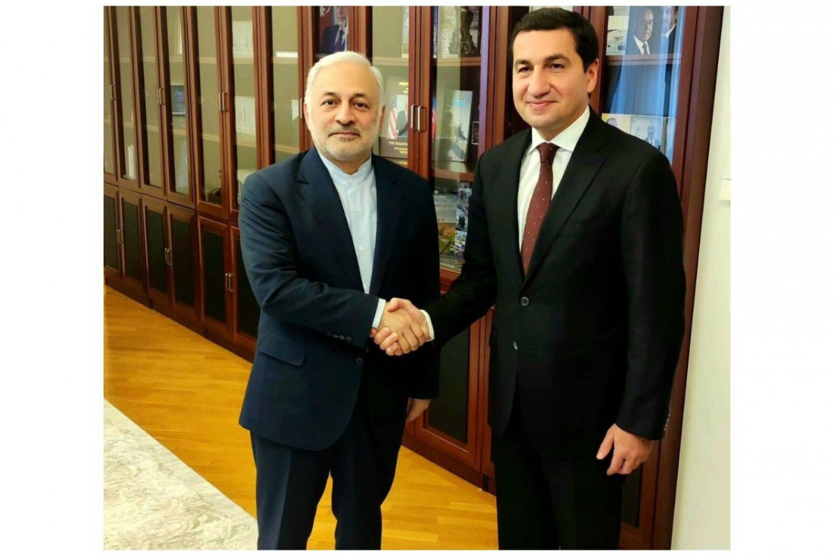 İran xarici işlər nazirinin müavini Vahid Cəlalzadə, Azərbaycan Prezidentinin köməkçisi Hikmət Hacıyev