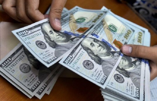 Azərbaycanda bankların nağd ABŞ dolları satışı 30%-dən çox azalıb