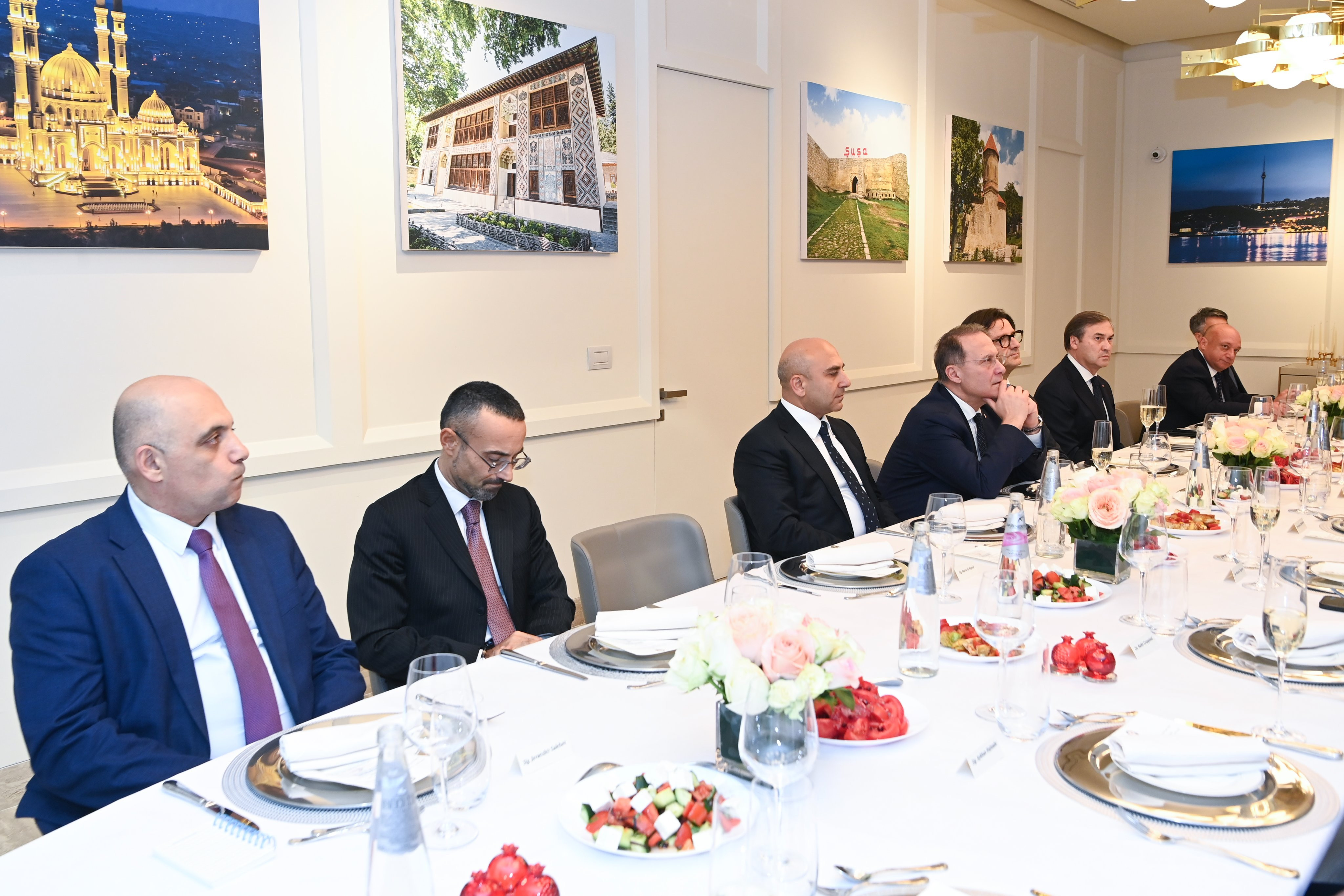 Ceyhun Bayramov Romada İtaliyanın yüksək vəzifəli rəsmiləri ilə şam yeməyinə qatılıb