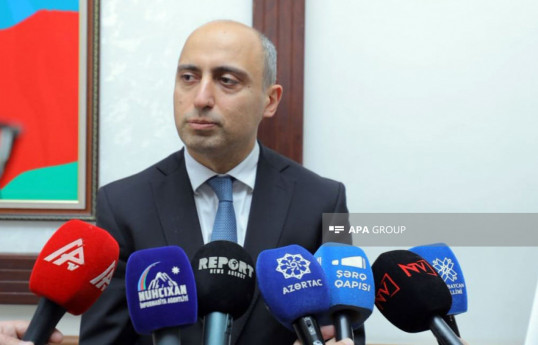 Elm və təhsil naziri Emin Əmrullayev