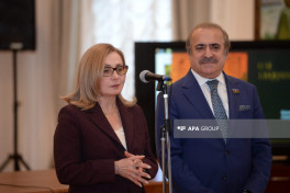 “Azərbaycan musiqi alətlərinin tacı tar” kitabı təqdim edilib - FOTO 