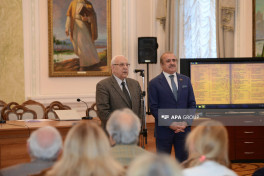 “Azərbaycan musiqi alətlərinin tacı tar” kitabı təqdim edilib - FOTO 