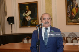 “Azərbaycan musiqi alətlərinin tacı tar” kitabı təqdim edilib - FOTO 