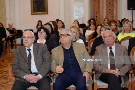 “Azərbaycan musiqi alətlərinin tacı tar” kitabı təqdim edilib - FOTO 