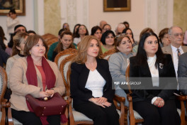 “Azərbaycan musiqi alətlərinin tacı tar” kitabı təqdim edilib - FOTO 