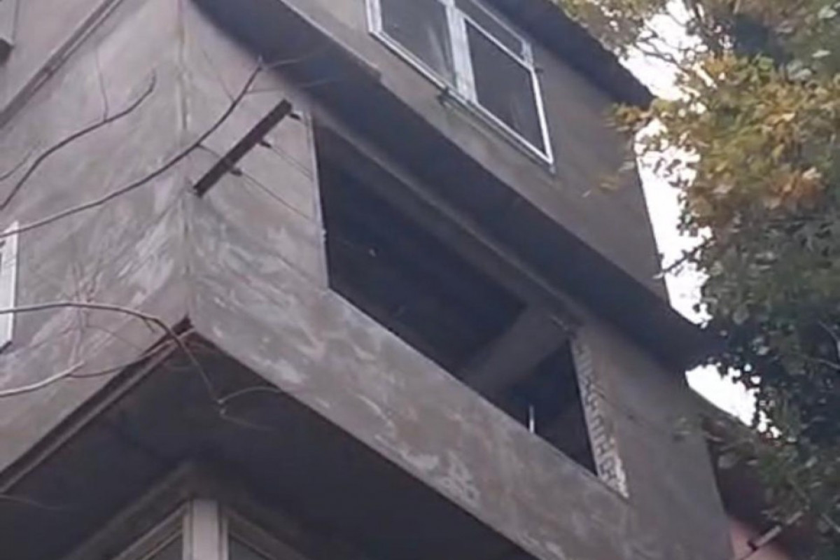 Bakıda  yaşayış binasında partlayış baş verib - VİDEO  - FOTO 