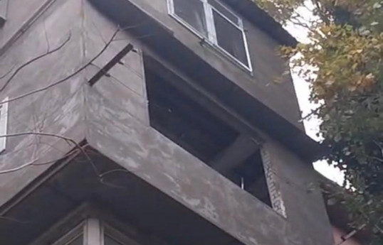 Bakıda  yaşayış binasında partlayış baş verib - VİDEO  - FOTO 