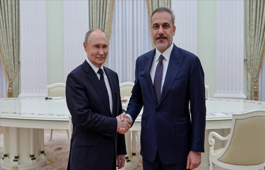 Rusiya Prezidenti Vladimir Putin və Türkiyə xarici işlər naziri Hakan Fidan