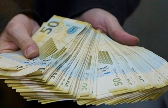 Bank əmanətçilərinin depozit gəlirləri 45% artıb
