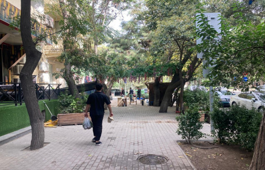 Bakıda küçəyə yerləşdirilən qurğular yığışdırılıb