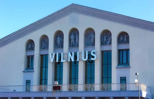 Vilnüs hava limanı fəaliyyətini dayandırıb
