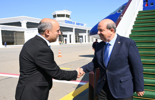 Ersin Tatar Azərbaycana səfərə gəlib