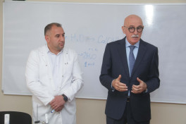 Firudin Qurbanov Qubada təhsil müəssisələrində olub