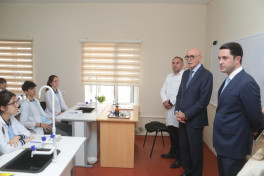 Firudin Qurbanov Qubada təhsil müəssisələrində olub