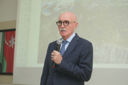 Firudin Qurbanov Qubada təhsil müəssisələrində olub