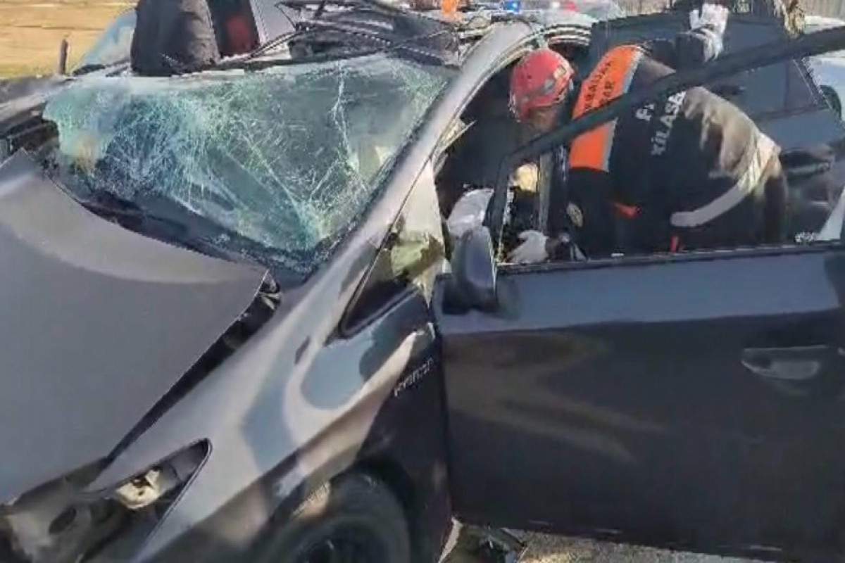 Lökbatanda zəncirvarı qəza olub, xəsarət alanlar var - FOTO  - YENİLƏNİB 