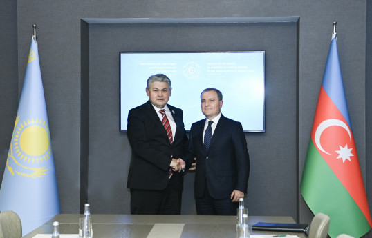 Ceyhun Bayramov qazaxıstanlı həmkarı Yermek Koşerbayev ilə görüşüb