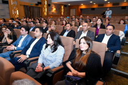 Poçt markalarına həsr olunmuş “Səssiz ünsiyyət” filmi təqdim olunub