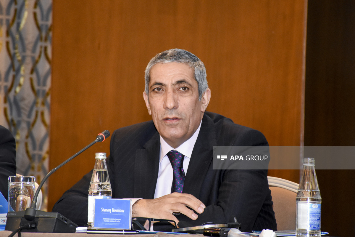 deputat Siyavuş Novruzov