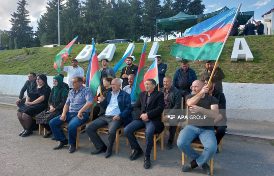 Xocalının Ballıca kəndinə köçürülən ailələr