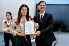 Cambridge CELTA kursunu uğurla bitirənlərə beynəlxalq sertifikatlar təqdim olunub - FOTO 