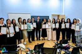 Cambridge CELTA kursunu uğurla bitirənlərə beynəlxalq sertifikatlar təqdim olunub - FOTO 