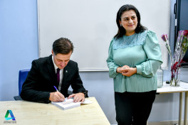 Cambridge CELTA kursunu uğurla bitirənlərə beynəlxalq sertifikatlar təqdim olunub - FOTO 