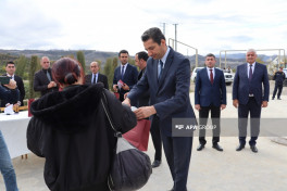 Növbəti köç karvanı Xocalının Şuşakənd kəndinə çatıb, açarlar təqdim edilib - FOTO 