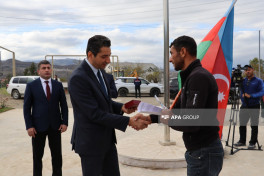 Növbəti köç karvanı Xocalının Şuşakənd kəndinə çatıb, açarlar təqdim edilib - FOTO 