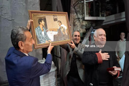 “Ad günü” filminin gürcü qəhrəmanı “Sənətkar” medalı ilə təltif edilib - FOTO 