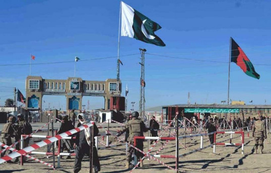 Pakistan-Əfqanıstan sərhədində kamikadze hücumu olub, 7 nəfər ölüb