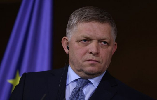 Slovakiya Baş naziri Robert Fitso