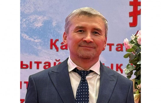 Qazaxıstanlı politoloq Almat Tokein