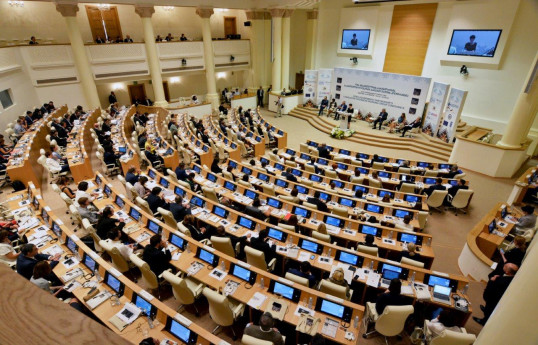 Gürcüstanın müxalif partiyası parlamenti boykota son qoyub