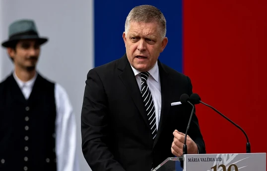 Slovakiya Baş naziri Rober Fitso