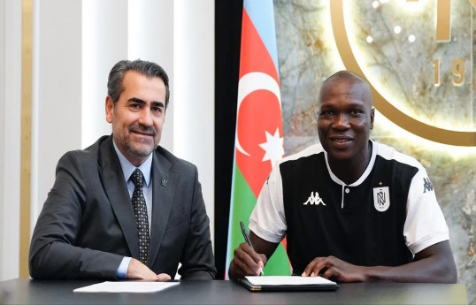 “Neftçi” Vensan Abubakarla müqavilə bağlayıb