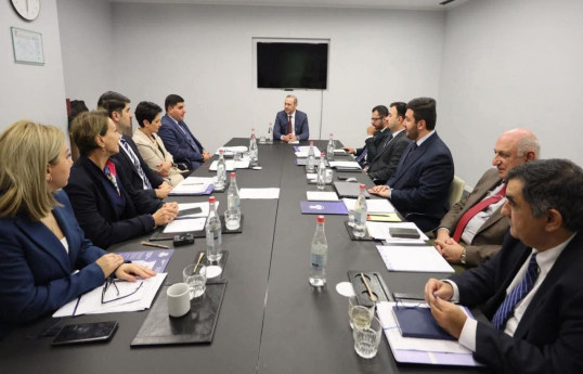 İrəvanda Armen Qriqoryanın iştirakı ilə Azərbaycan və Ermənistan vətəndaş cəmiyyəti nümayəndələri görüşüb - FOTO 
