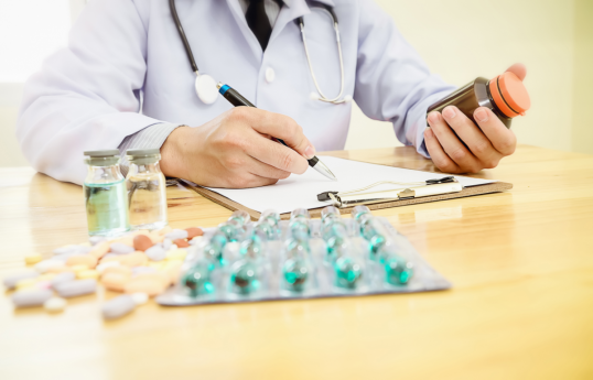 Dərman vasitəsinin pozitiv siyahıya daxil edilməsi qaydası və meyarları müəyyənləşib