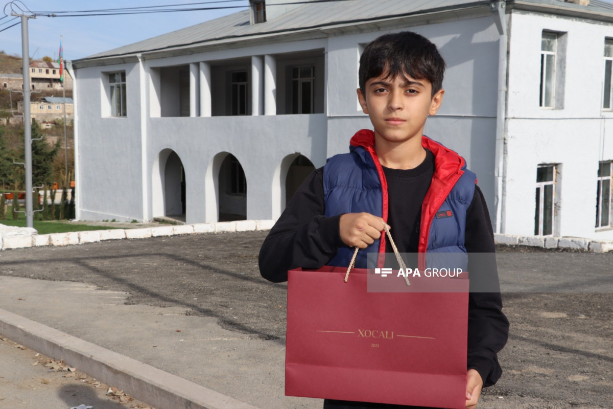 Növbəti köç karvanı Xocalının Daşbulaq kəndinə çatıb, açarlar təqdim olunub - FOTO  - YENİLƏNİB 