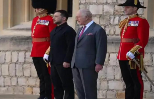 Ukrayna Prezidenti Volodimir Zelenski Böyük Britaniya Kralı Çarlz
